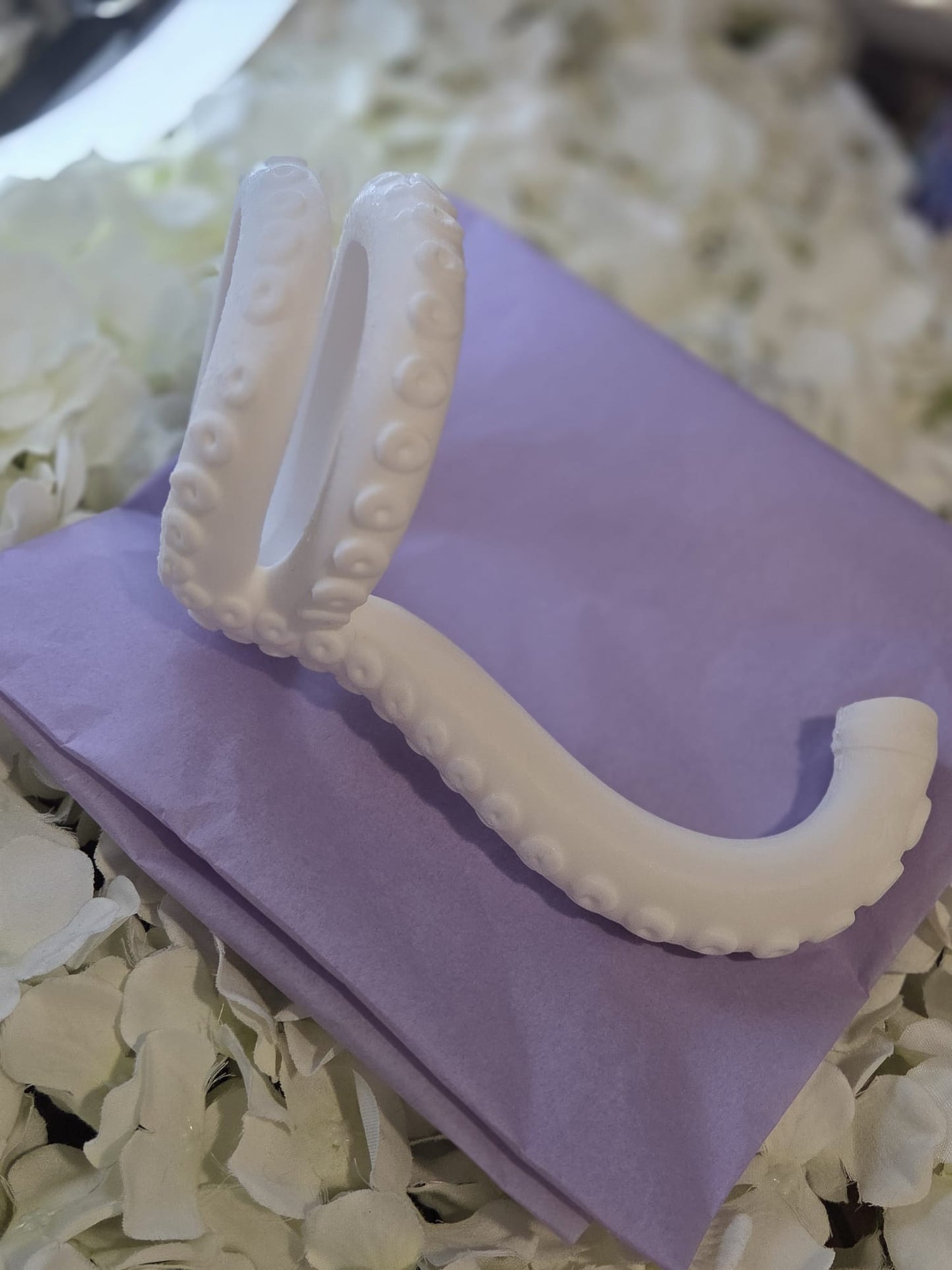 Tentacle Wrap Handle