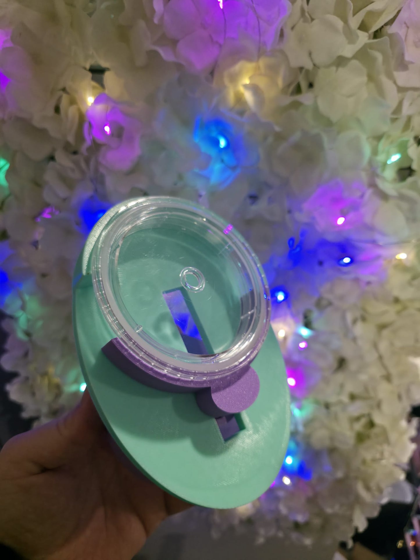 G.A.L (grip-a-lid)